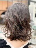大人可愛いセミディスタイル