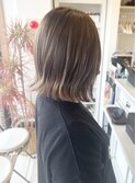 クールなアッシュベージュ