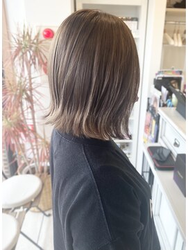 ヴィアスヘアー(vias hair) クールなアッシュベージュ