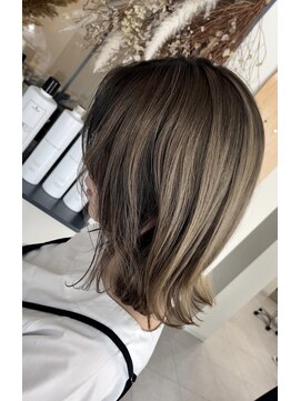 ブルーアンドカンパニー(BLUE&Co.) 明るめグレージュ☆