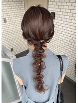 ソノ(sono)&nbsp;編み下ろし　玉ねぎヘア　ローポニー　参列ヘア