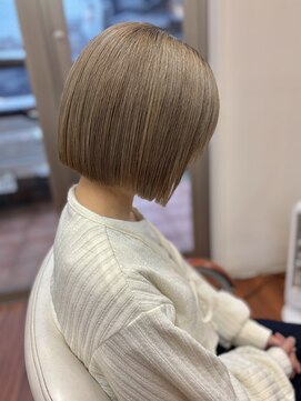 サロンドケイ(salon de K) ミニボブ ミルクティーベージュ