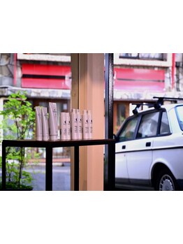 疲れが抜けない日々に。髪と頭皮をいたわる、静かで上質なヘッドスパをご提案。