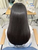 エミン(emyn)&nbsp;髪が変わる【美髪革命】艶髪/髪質改善/縮毛矯正/代々木