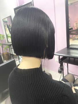 アヴァンス 難波店(AVANCE.) 前下がりミニボブ