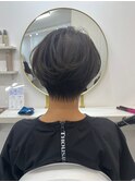 後ろ姿が可愛い丸みとくびれのあるショート　元重