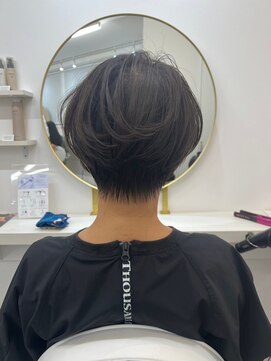 アルトル 池袋(altru) 後ろ姿が可愛い丸みとくびれのあるショート　元重