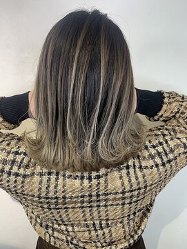 ホワイト 札幌大通店(WHITE) 外国人風バレイヤージュ