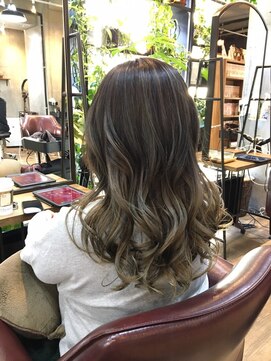 ロダット 横浜(LODAT by little) バレイヤージュ×グレージュ【LODAT横浜】