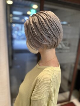 フォル 茅野諏訪(Folu) ホワイトボブ☆☆ スッキリくびれで大人女子大人気♪