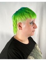トリットフューアトリット(Hair & Make studio Tritt fur Tritt) Green/Short