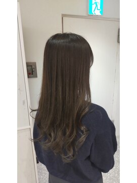 フィゼル あべのルシアス店(Aujua fizelle) オリーブグレー