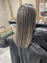 サニー 渋谷(SUNNY)&nbsp;バレイヤージュ、ハイライト、レイヤーロング、グレーベージュ