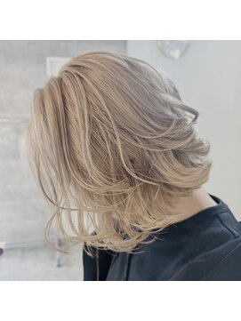 ラルナ(La luna) ホワイトベージュ