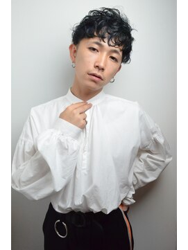 レイジーアワーズ(Lazy Hours) ショートレングスのカールスタイル[20代30代40代]