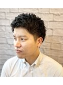 ツーブロック・メンズビジネスヘア　アップバングショート