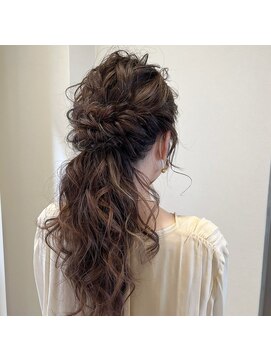 シェリ(Cheri) ローポニーアレンジ