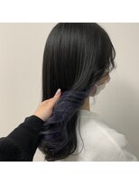 エミュスト(Emuest) イヤリングカラー×ネイビー