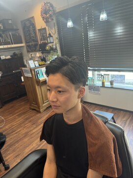 アーリータイムズ(EARLYTIMES) ツーブロックパーマ、アップバング