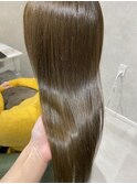 オリーブベージュ