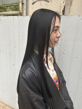 エヴリンアンドペイジ(Evelyn&paige) 透明感を感じる黒髪