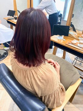 マーレ(MARLE./) 艶ボルドー×切りっぱなしボブ