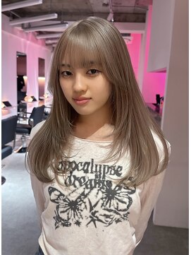 ダズリングディア(Dazzling Deer) ミルクティベージュ／ロング／レイヤーカット／ワンカール