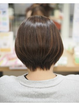 【京都/醍醐】前下がりショートボブ/レイヤーボブ/水素カラー