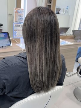 アッシュ 鶴ヶ峰1号店(Ash) 【白髪ぼかしハイライト】グレージュカラー