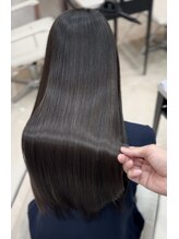 「触れた瞬間、違いがわかる。今話題の髪質改善 ヘアポテンツァ」［髪質改善/トリートメント/縮毛矯正］