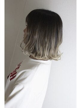 ビアージュ(Viage) :ボブ　:グラデーションカラー　:オリーブベージュカラー