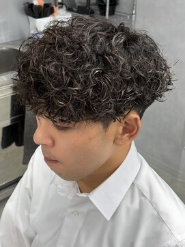 エルマーク 京都駅前(L-MARK) スパイラルパーマ/ツイストパーマ/メンズ/センターパート/波巻き