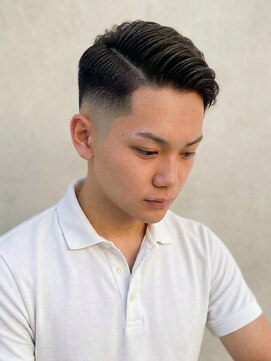 ヨシザワインク プレミアム 横浜 桜木町店(YOSHIZAWA Inc. PREMIUM) ツーブロックフェード七三分けメンズ刈り上げビジネスヘア