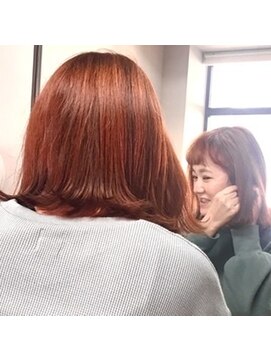 アール(ar) *外ハネmedium × vivid orange