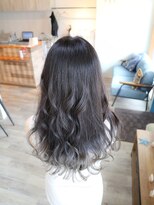 アルル ヘアー(ALULU HAIR) 黒髪ベースのグラデが映え『グラデーションシルバー』