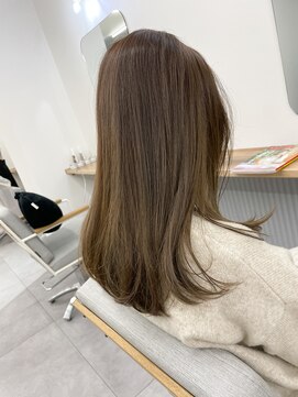 イラ(Era) ナチュラルハイライト/グレーベージュ