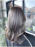 ロングヘアー巻き髪透明感アッシュカラーツヤ髪暗髪
