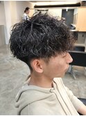 刈り上げショートマッシュ波巻きツイストスパイラルパーマメンズ