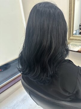 ムートン(Mouton) 暗髪カラー