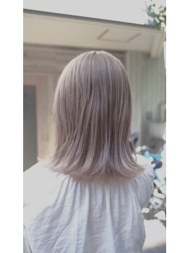 イイデ(iide) ハイトーンベージュ