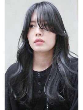 イーエン ヘアーデザイン(iiEn hair design) ブラック×ブルーハイライト