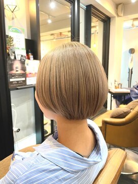 アバーブ ザ ビューティー アイランド(Above the beauty island -oizumi gakuen-) 20代30代40代50代◎丸みショート/ミルクティー