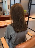 やわらかい質感のウェーブ×艶カラー