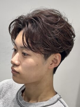 レタッチ バイ フィフス 天神大名(RETOUCH by fifth) 天神大名メンズパーマフェザーパーマセンターパートガイルヘア