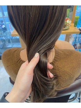ユーリ(juli) カット/髪質改善カラー/ハイライト/髪質改善トリートメント