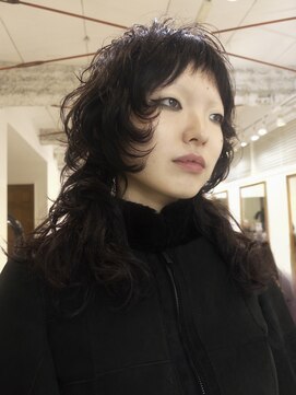 ナループロアツム(Nalu pu loa Tsum) ウルフパーマ/カーリーパーマ/マレットヘア