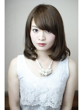 ヒューガルデン(Hoegaarden) 大人のフェミニンボブ