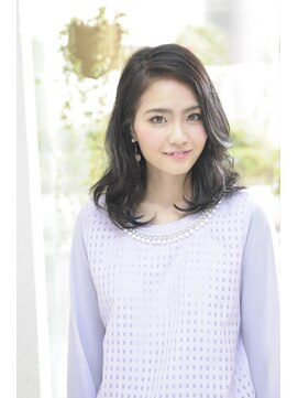 ファミーユ(famille) famille大人可愛いナチュセミディ