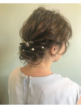 ヘアラウンジ アングゥ(hair lounge ungu) お呼ばれアレンジ