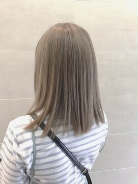 ボネッカ 鶴見(BONECCA) 透明感×艶髪 グレージュカラー